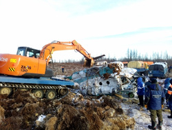Власти Ямала начали оказывать матпомощь родственникам погибших и пострадавшим в авиакатастрофе