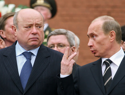 Вопреки прогнозам, Михаил Фрадков (слева) не был назначен главой совета директоров "РЖД"