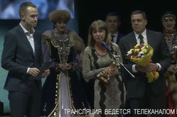 Элеонора Расулова (в центре) и Михаил Вьюгин (слева) лично представляли проект в Уфе