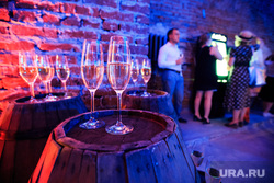 Вечеринка Vinnoprom-2016 от BeBrand Group. Екатеринбург, вино, шампанское, тусовка, вечеринка, бокалы, алкоголь