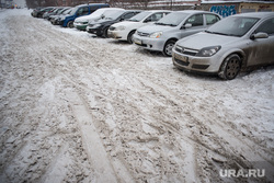 Уборка снега объезд Екатеринбурга, машины, снег на дороге