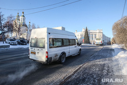 Зима. Тюмень, строительный университет, маршрутка