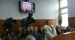 На вопросы суда отвечает обманутая пайщица Светлана Балдина