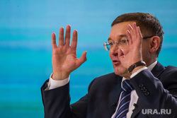 Якушев, итоговая пресс-конференция 2016 года. Тюмень, якушев владимир, портрет, жест двумя руками