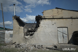 Село Амвросиевка. Последствия обстрела "градом". Украина, разрушенные здания, последствия взрывов