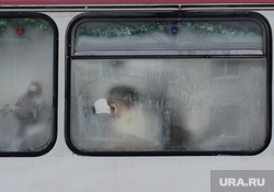 Зимний Екатеринбург, холод, зима, автобус, пассажирка, мороз