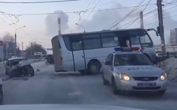 Иномарка въехала в автобус на Тургоякском шоссе в Миассе