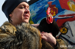 Магистр вуду Антон Симаков презентует свою картину "Курица на велосипеде". Екатеринбург, симаков антон, курица