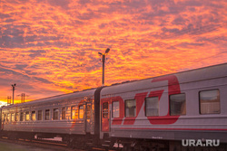 Клипарт. Нижневартовск, поезд, закат, вагон, ржд, зарево, вечер