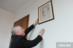 Глава Челябинска Евгений Тефтелев повесил портрет Владимира Путина, написанный Никасом Сафроновым, в своем рабочем кабинете. Челябинск, портрет путина, тефтелев евгений