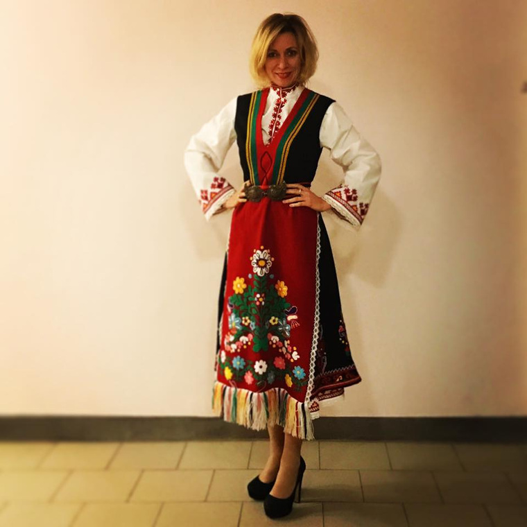 Захарова презентовала свой новый наряд