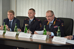 Главным полицейским Пыть-Яха стал Дмитрий Данченко из Сургута (на фото в центре)