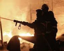 Пожарным удалось справиться с пожаром на предприятии в Верхнем Тагиле