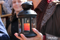 Пасха Крестный ход Курган, свеча, благодатный огонь