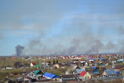Вокруг города разгораются пожары на сотни гектаров