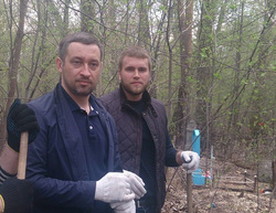 Помощник депутата гордумы Михаил Плешаков (слева) с Григорием Вихаревым