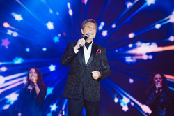 Лев Лещенко выступил в Екатеринбурге хедлайнером концерта ко Дню Победы.