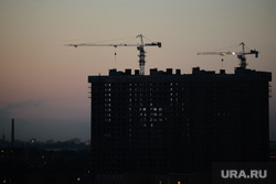 Вид с крыши на ночной город. Екатеринбург, закат, ночь, вечер, стройка