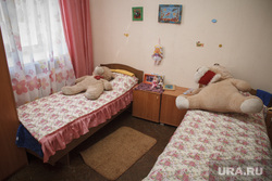 Малоистокский детский дом после Астахова и Ирина Луговых. Екатеринбург, кровати, спальня