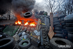 Майдан. Украина.  Киев, майдан, баррикады, беспорядки, революция, покрышки, огонь