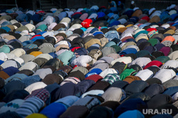Мусульмане празднуют Ураза-байрам. Москва, ислам, намаз, мусульмане