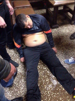 В баре уснул мужчина, похожий на депутата Ильюшенко