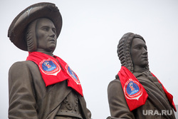 Акция 1000 дней до ЧМ-2018. Екатеринбург, чм-2018, памятник татищеву и де геннину, чм2018, чемпионат мира по футболу