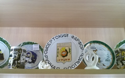 "Фарфор Сысерти" выпускает и продукцию с ручной росписью