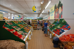 Покупатели оставляют в супермаркетах 512 рублей