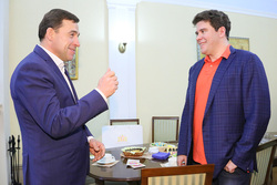 Денис Мацуев (справа) пообещал Евгению Куйвашеву продвигать заявку Екатеринбурга на Экспо