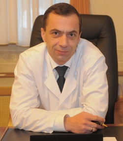 Анатолий Касатов благодарен службе безопасности, которая оперативно пришла на помощь врачам