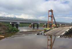 Старый мост оказался затоплен после паводка в 2016 году