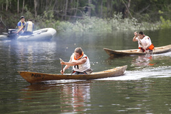 Югорских аборигенов отправят в заплыв на опасных лодках. 
