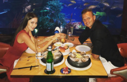 Пара отметила полгода отношений в ресторане, в который Тарасов ходил с Бузовой
