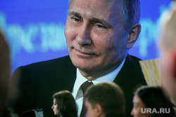 12 ежегодная итоговая пресс-конференция Путина В.В. (перезалил). Москва, путин на экране