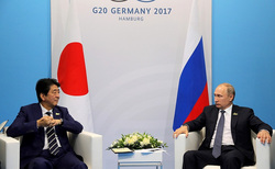 Главе правительства Японии Синдзо Абэ пришлось ждать президента России более двух часов