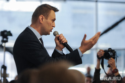 Алексей Навальный встретился с волонтерами своего штаба, выступил на митинге против Томинского ГОК и провел пресс-конференцию для журналистов. Челябинск, навальный алексей