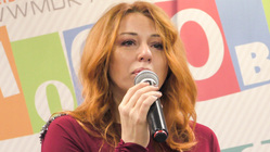Алена Апина стала звездой в 90-х годах