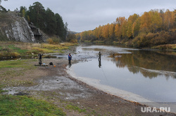 Река Чусовая деревня Каменка Екатеринбург, рыбаки, чусовая, река кама, осень