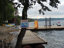 На пляжах Тругояка появились таблички с запретом на купание