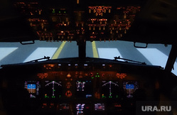 Флайдубай, полет бизнес-классом на самолете Боинг-737-800 в Дубай, ОАЭ. 4-7 мая 2014, кабина пилота