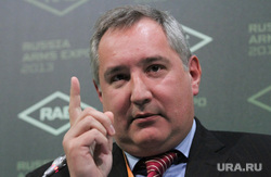 Russia Arms Expo-2013. RAE-2013. Нижний Тагил, рогозин дмитрий, rae, портрет, указательный палец вверх