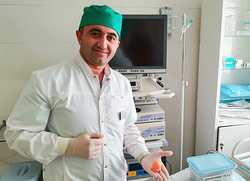 Автором плана спасения малыша стал врач эндоскопического отделения ОКБ №2 Вугар Амирасланлы