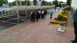 К зданию правительства в Ульяновске стягивается полиция