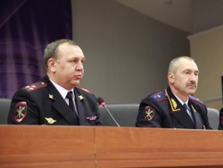Сергей Рогулев (слева) нашел способ обогатиться за счет ведомственных средств МВД