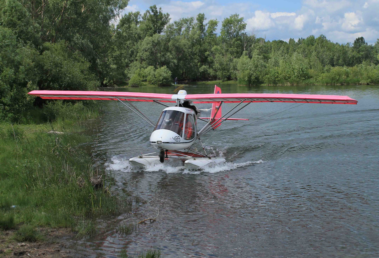 Летом самолет способен будет взлетать с рек и озер