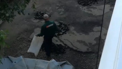 Очевидец снял на видео, как ремонтируют улицы в уральской столице