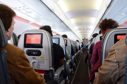 Человек, который спит во взлета или посадки самолета, может лишиться слуха