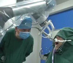 Робот успешно имплантировал в рот пациента два зуба