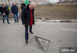 Выездная пресс-конференция главы города Вадима Шувалова по ремонту дорог. Сургут, ремонт дорог, ямочный ремонт, дорожная служба, шувалов вадим